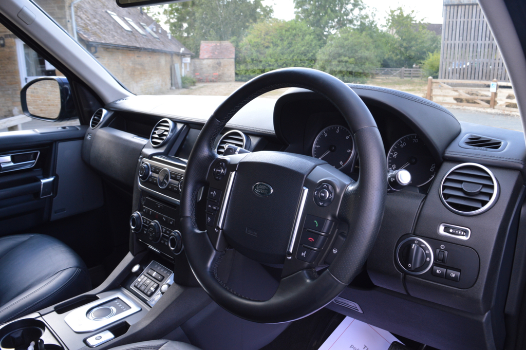 Land Rover Discovery Sdv6 Se Tech #16
