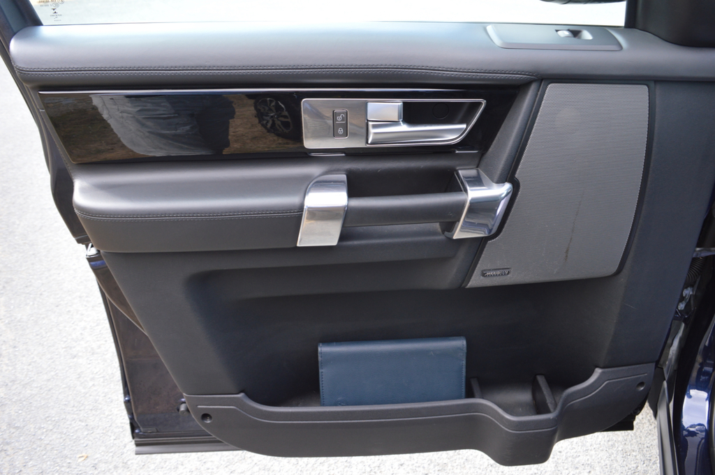 Land Rover Discovery Sdv6 Se Tech #32