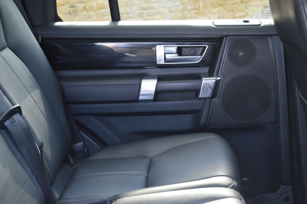 Land Rover Discovery Sdv6 Se Tech #25