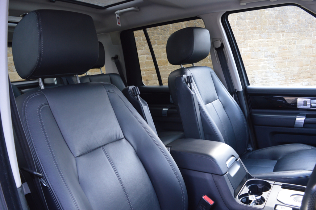 Land Rover Discovery Sdv6 Se Tech #19