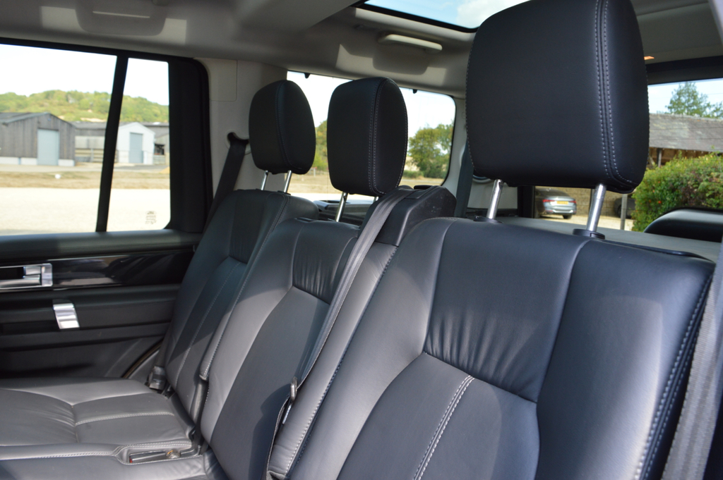 Land Rover Discovery Sdv6 Se Tech #21