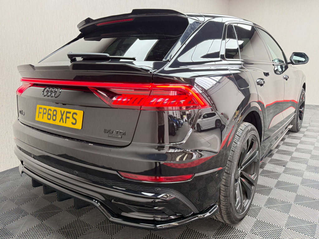Audi Q8  Black #20
