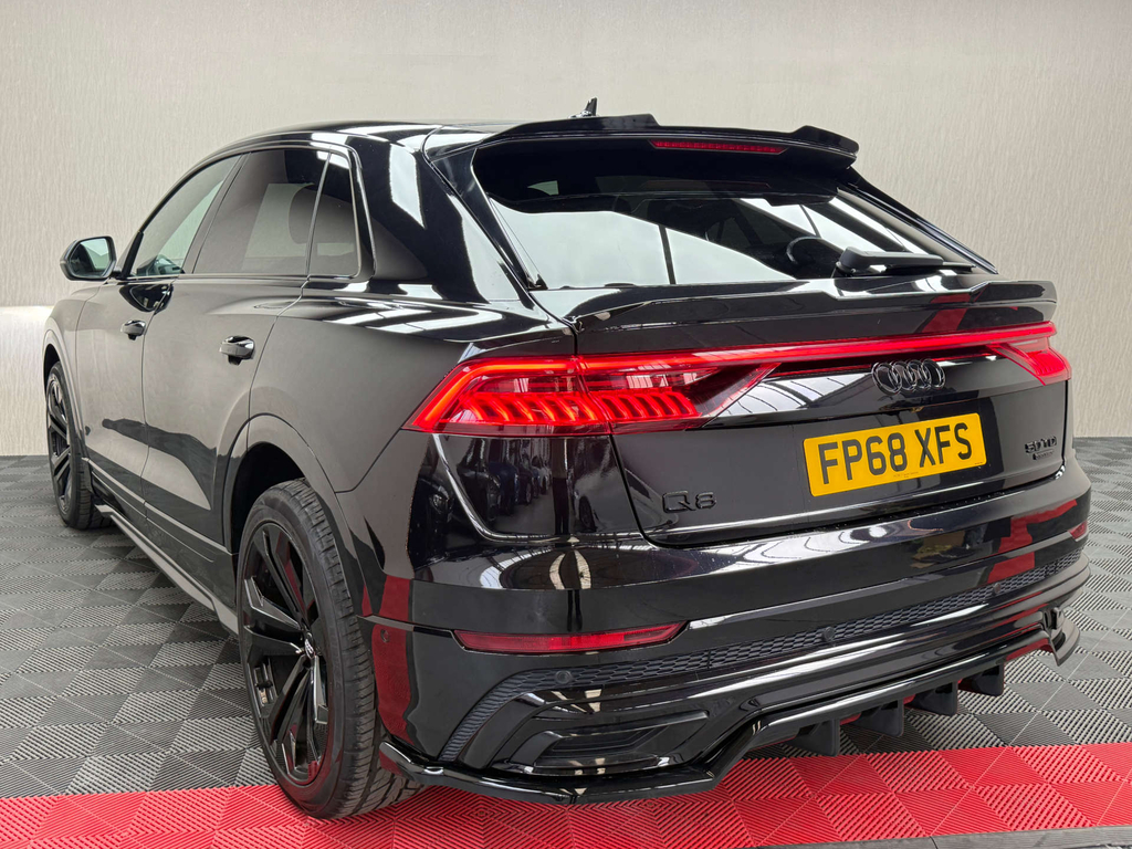 Audi Q8  Black #24