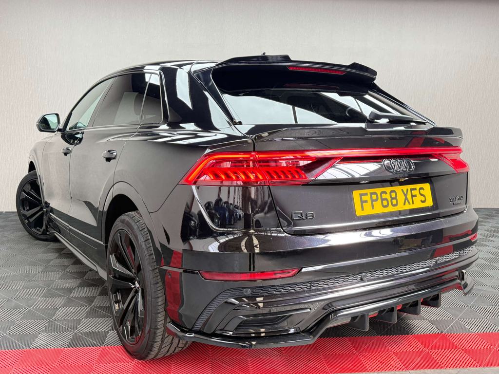 Audi Q8  Black #30