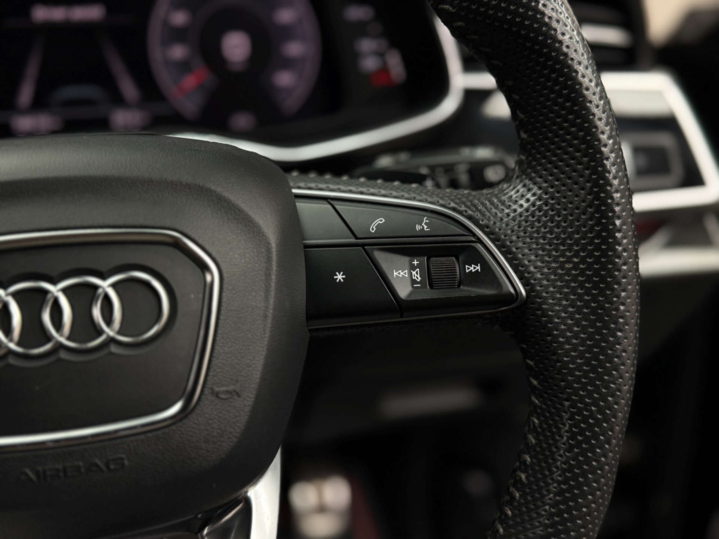 Audi Q8  Black #56