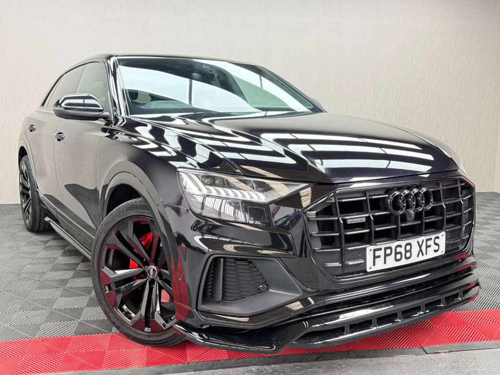 Audi Q8  Black #17