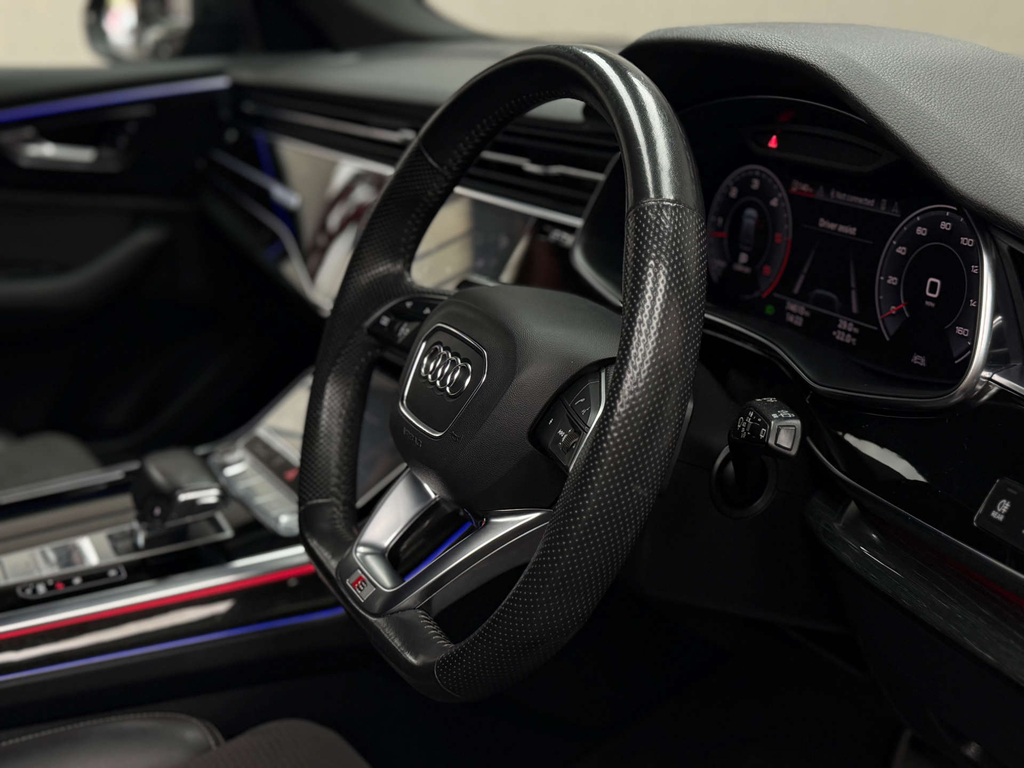 Audi Q8  Black #33