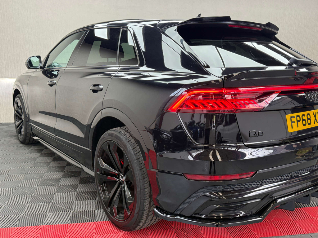 Audi Q8  Black #27