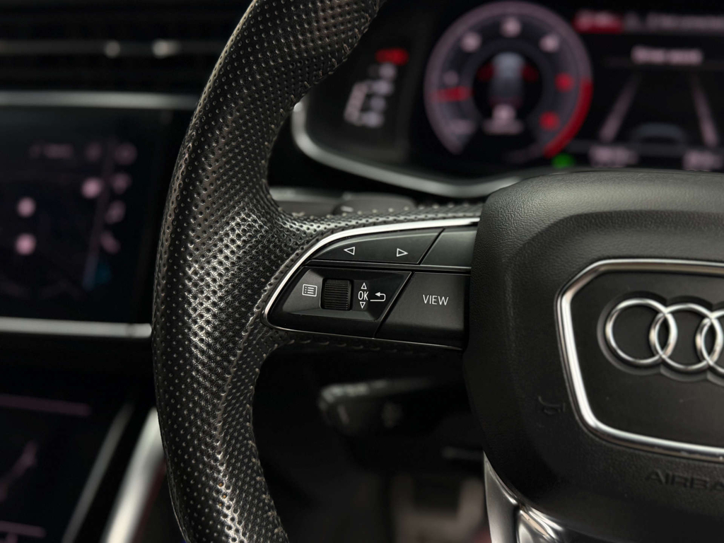 Audi Q8  Black #55