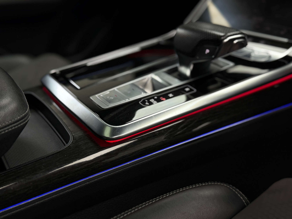 Audi Q8  Black #42