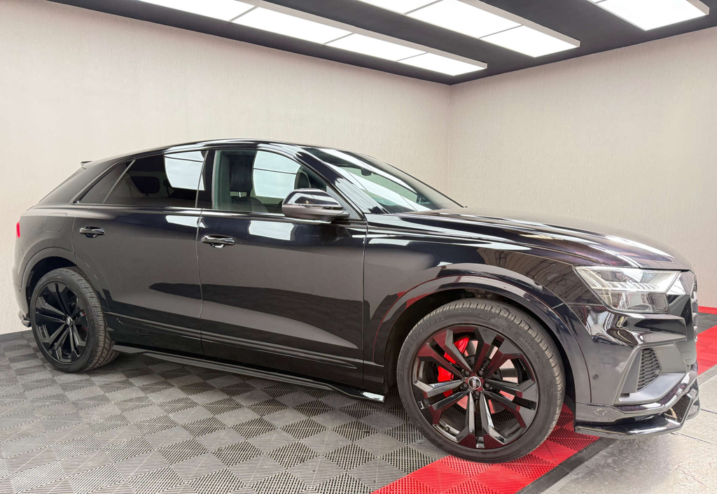 Audi Q8  Black #9