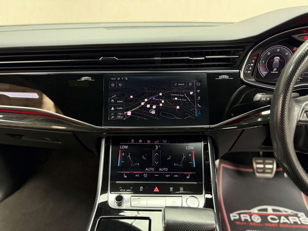 Audi Q8  Black #46