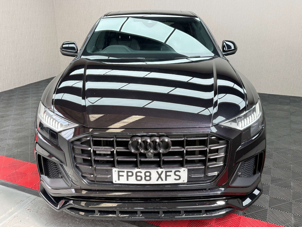 Audi Q8  Black #11