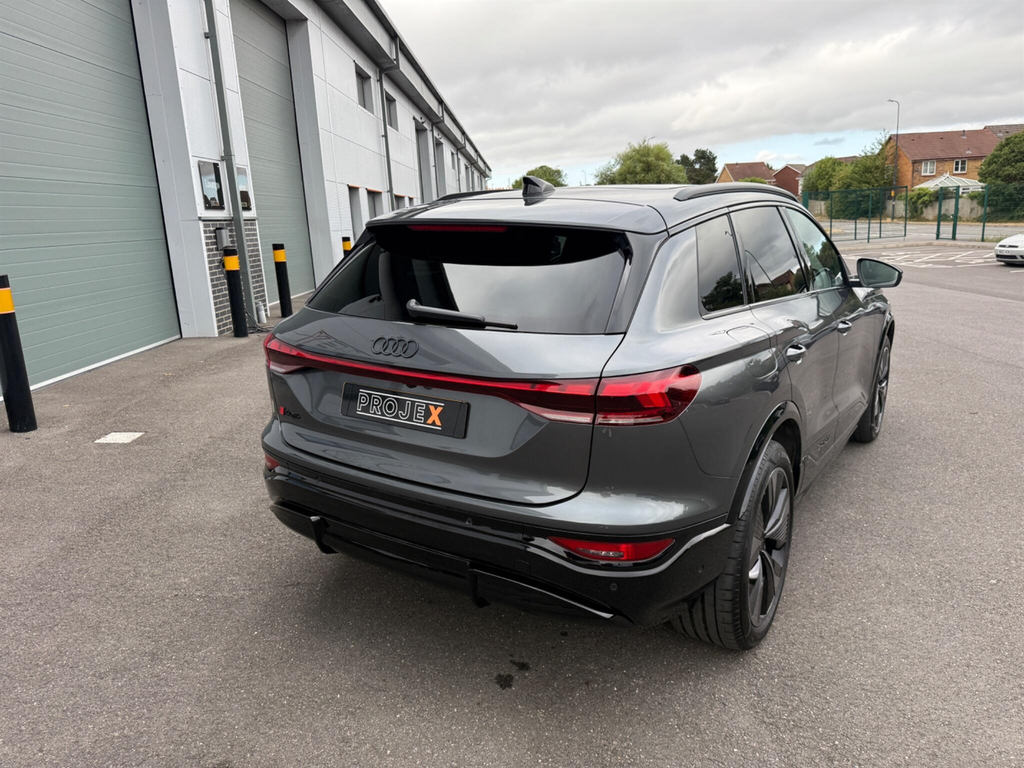 Audi E-tron 100Kwh Performance Black Edition Suv Grey #3