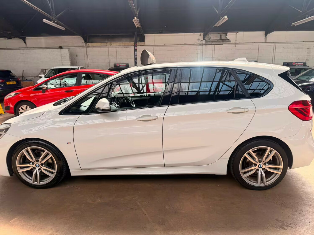 BMW 2 Series 220D Xdrive M Sport Nav Step Hatchback YB66UHO White #5