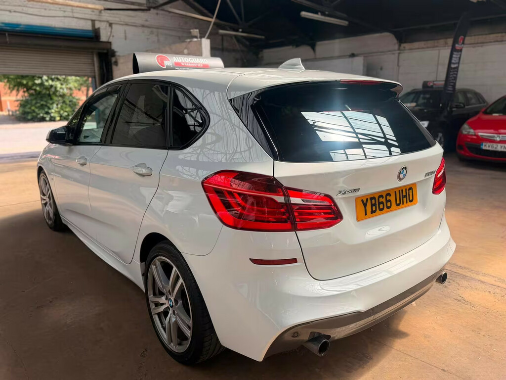BMW 2 Series 220D Xdrive M Sport Nav Step Hatchback YB66UHO White #4
