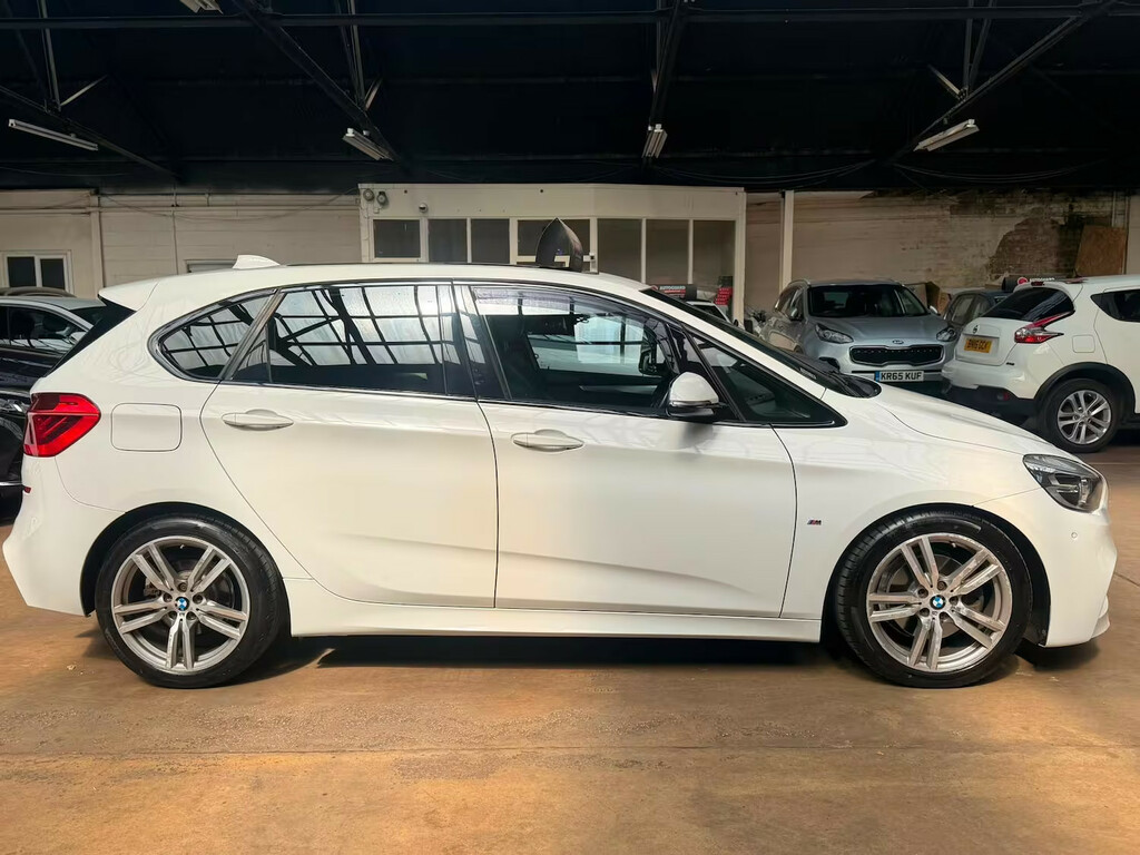 BMW 2 Series 220D Xdrive M Sport Nav Step Hatchback YB66UHO White #2