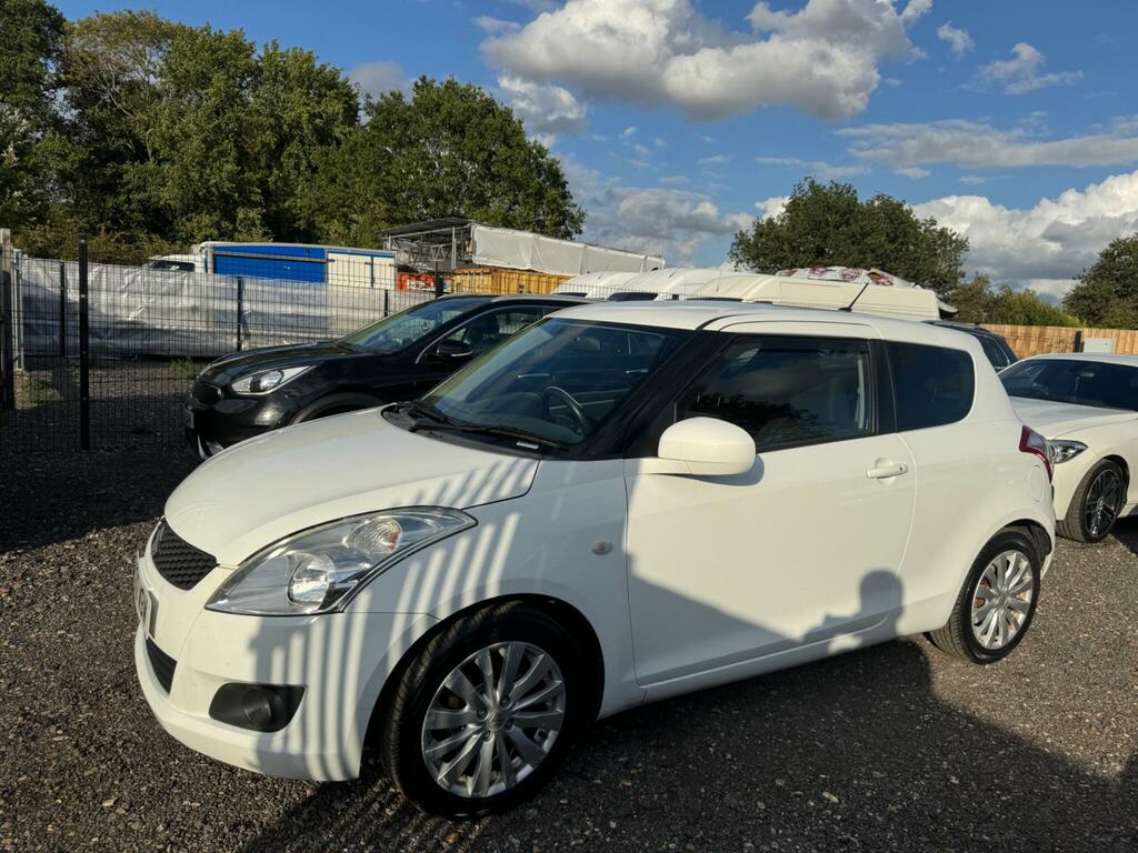 Suzuki Swift Hatchback Red #7