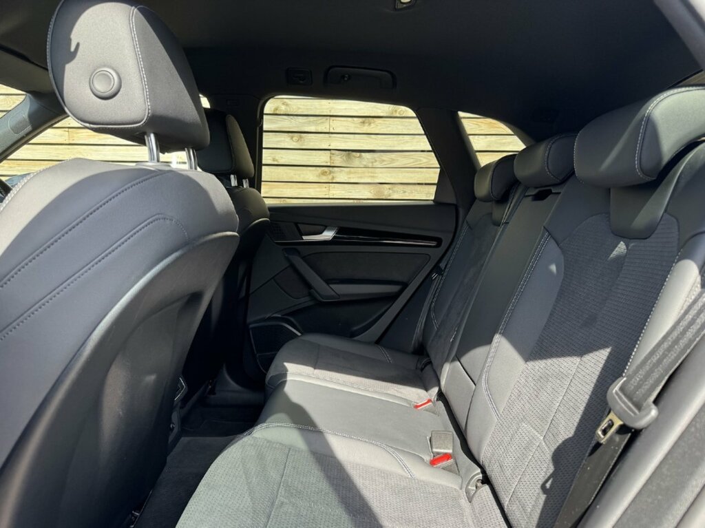 Audi Q5 Tfsi Black Edition KW24NLO Black #6
