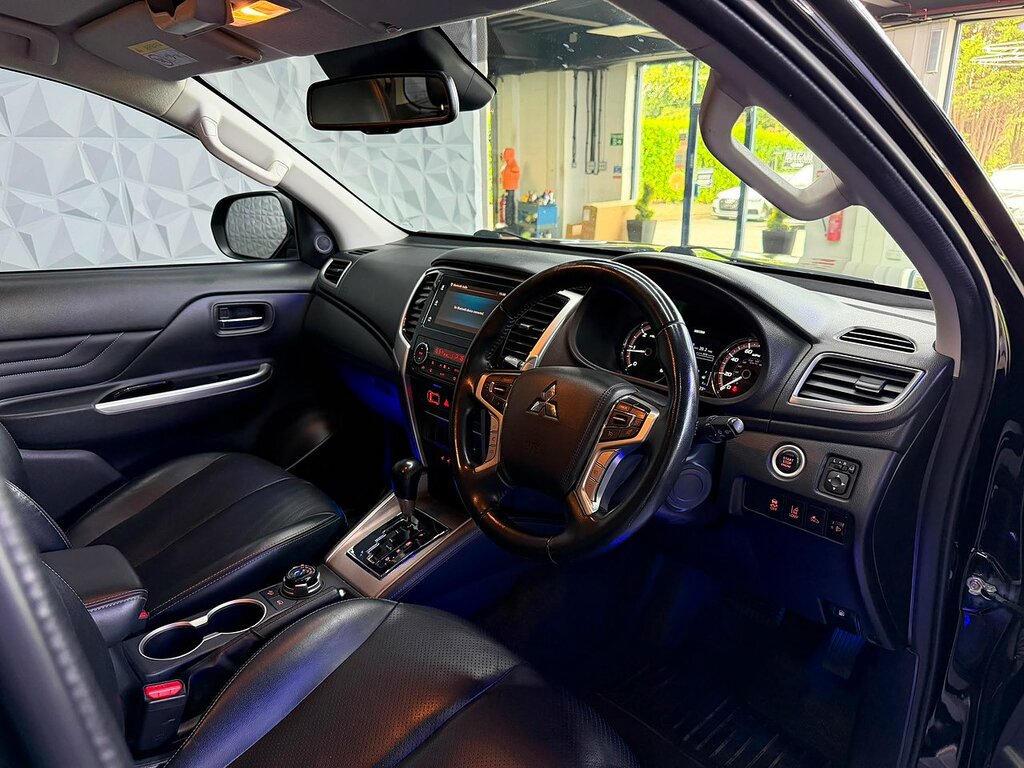 Mitsubishi L200 2.2 Di-d Dc Warrior Red #33