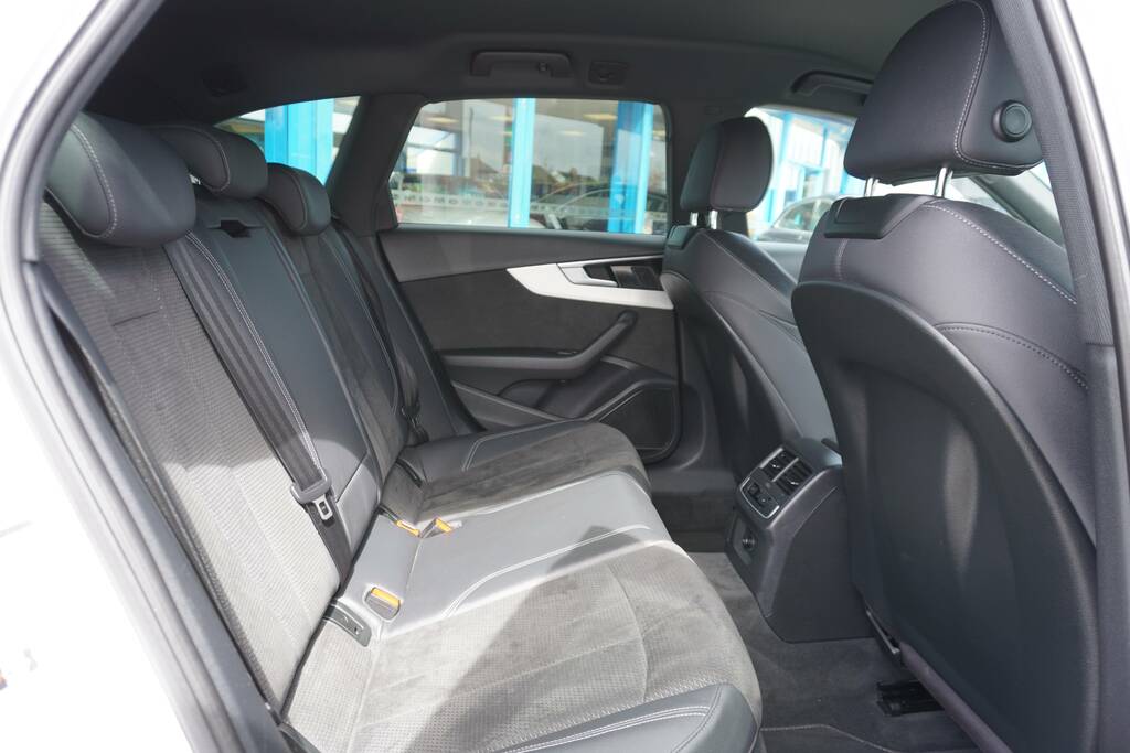 Audi A4 Avant Technik White #27