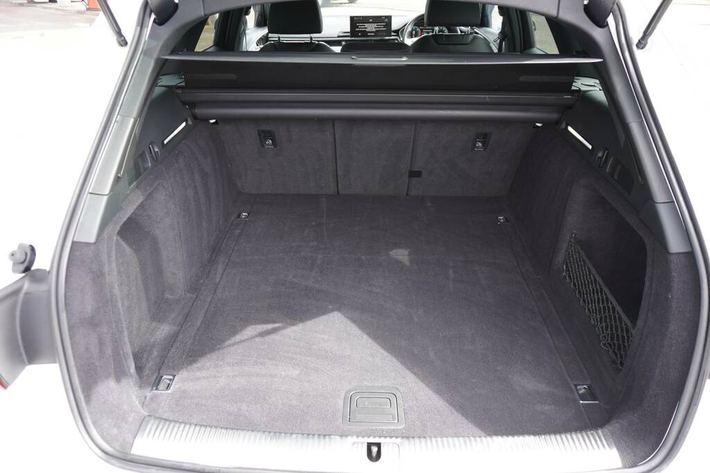 Audi A4 Avant Technik White #12
