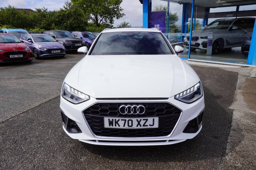 Audi A4 Avant Technik White #18