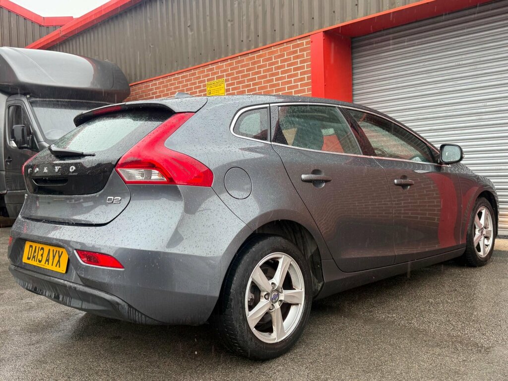 Volvo V40 1.6 D2 Se Lux Nav Hatchback Euro White #34