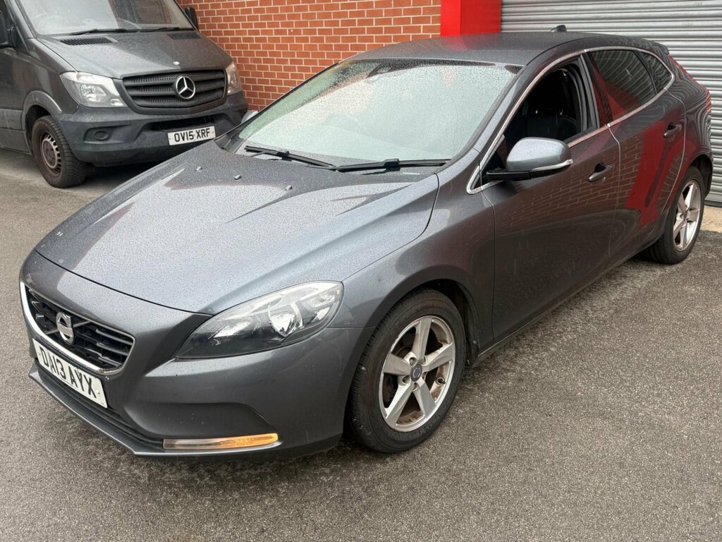 Volvo V40 1.6 D2 Se Lux Nav Hatchback Euro White #6