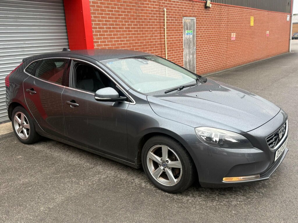 Volvo V40 1.6 D2 Se Lux Nav Hatchback Euro White #2