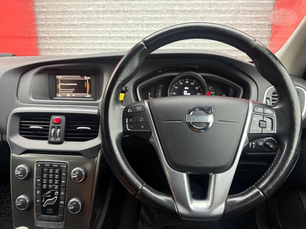 Volvo V40 1.6 D2 Se Lux Nav Hatchback Euro White #21