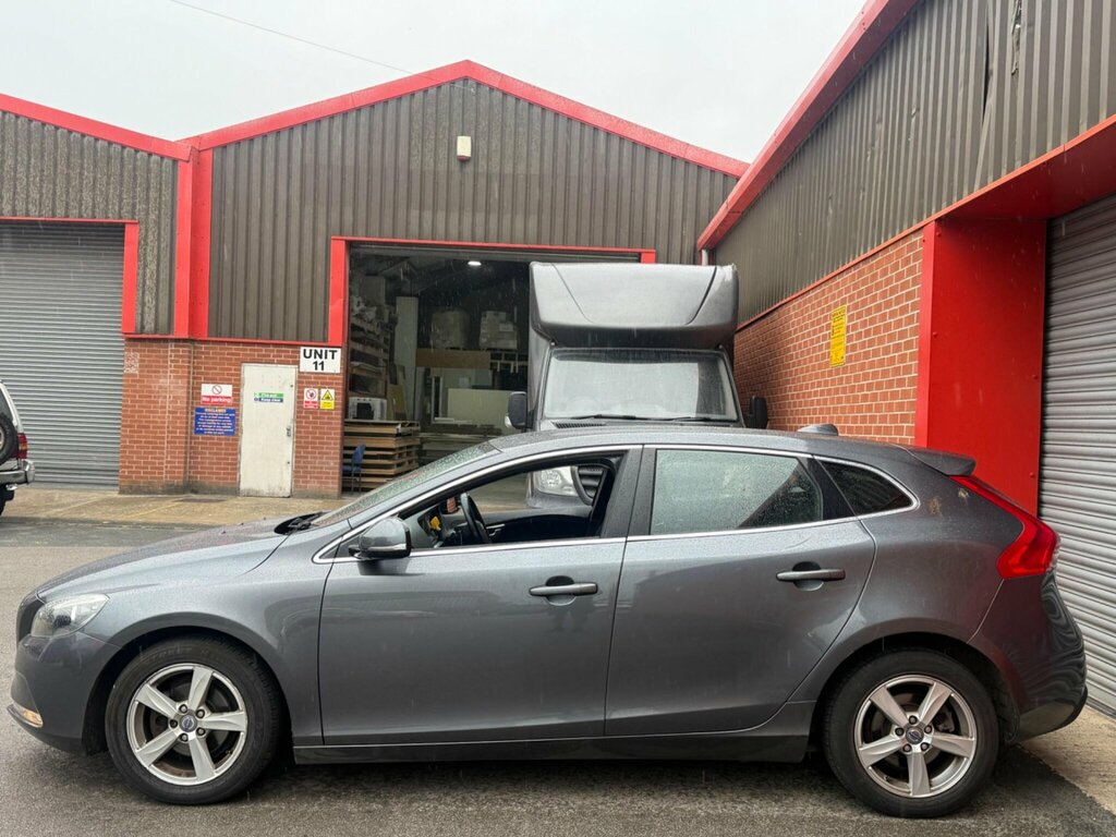 Volvo V40 1.6 D2 Se Lux Nav Hatchback Euro White #7
