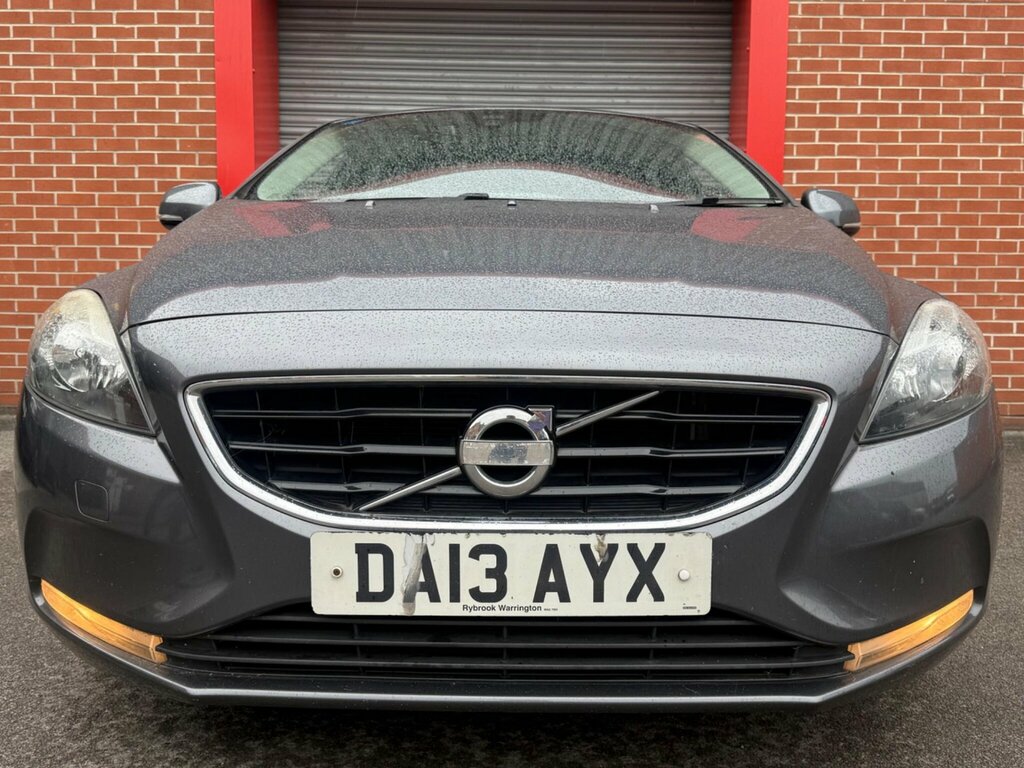 Volvo V40 1.6 D2 Se Lux Nav Hatchback Euro White #3