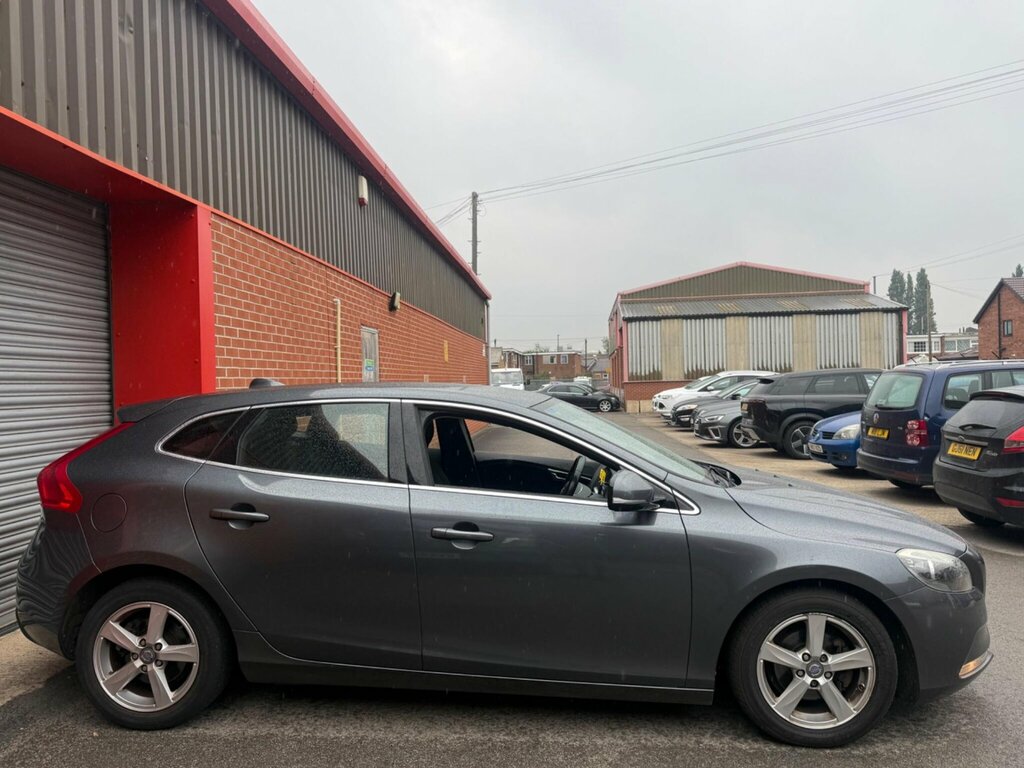 Volvo V40 1.6 D2 Se Lux Nav Hatchback Euro White #8