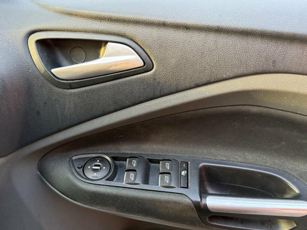 Ford C-Max Titanium Black #9