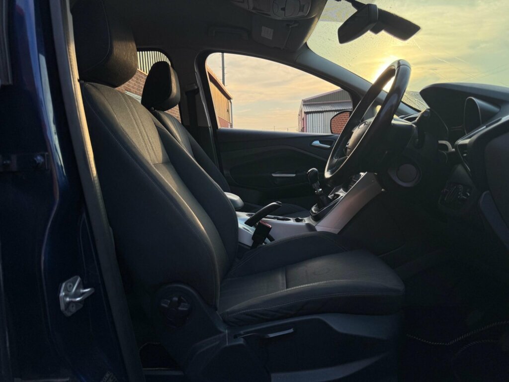 Ford C-Max Titanium Black #22