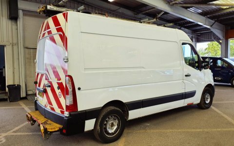 Vauxhall Movano 2.3L Null Red #8