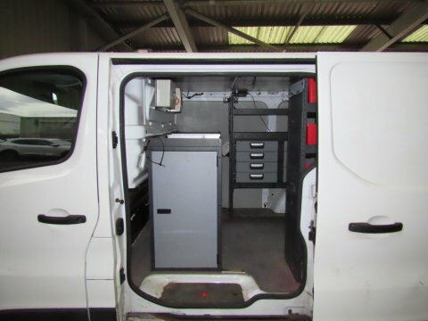 Vauxhall Vivaro 1.6 Cdti 2900 EN19MXE White #3