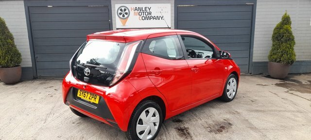 Toyota Aygo 1.0 Vvt-i X-play Hatchback Euro Red #3