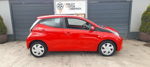 Toyota Aygo 1.0 Vvt-i X-play Hatchback Euro Red #2