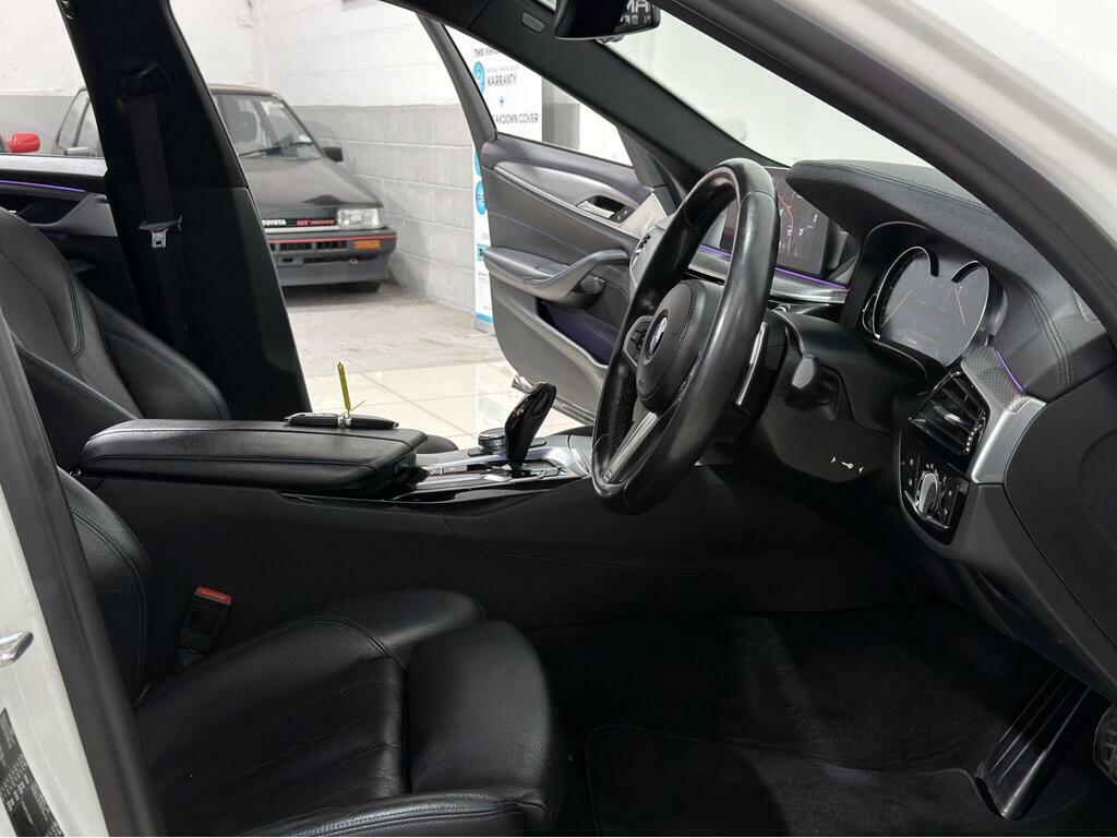 BMW 5 Series 520D M Sport White #33
