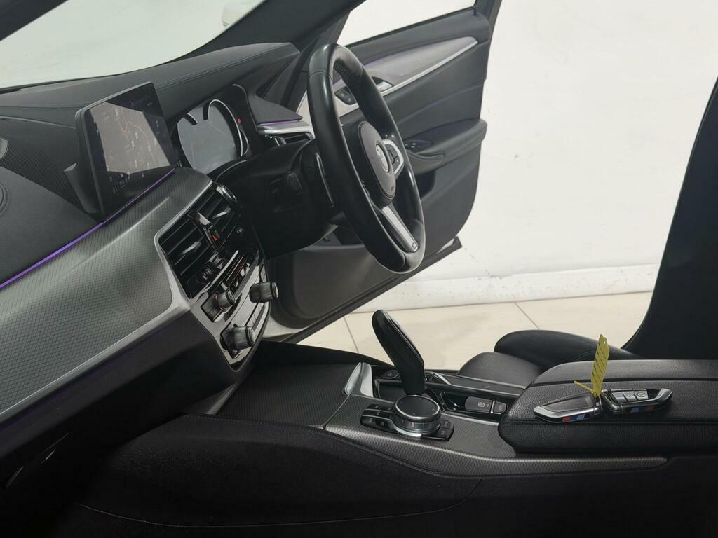 BMW 5 Series 520D M Sport White #37