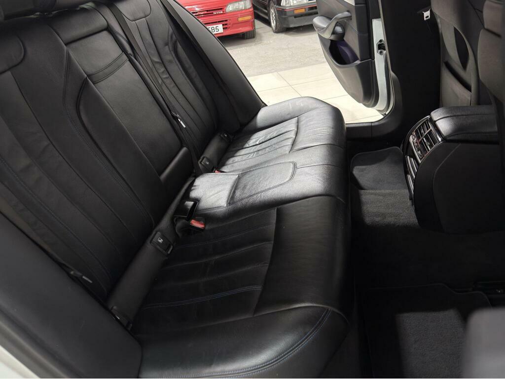 BMW 5 Series 520D M Sport White #76