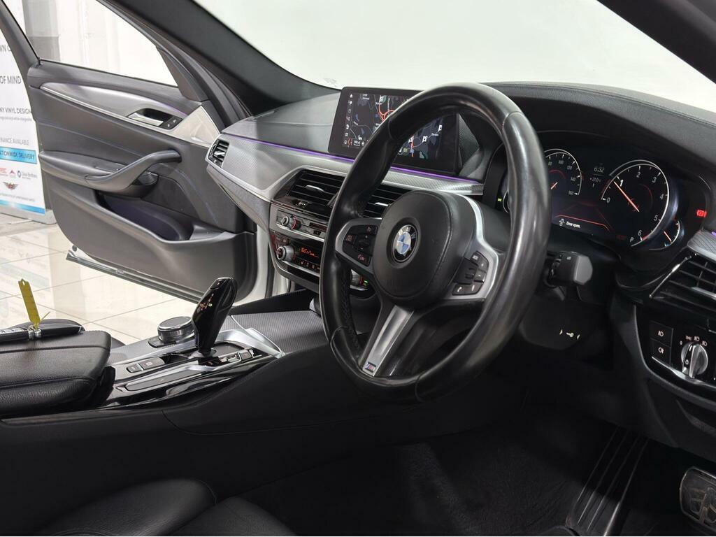 BMW 5 Series 520D M Sport White #31