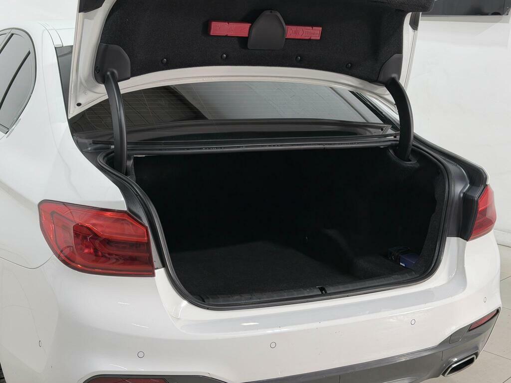BMW 5 Series 520D M Sport White #81