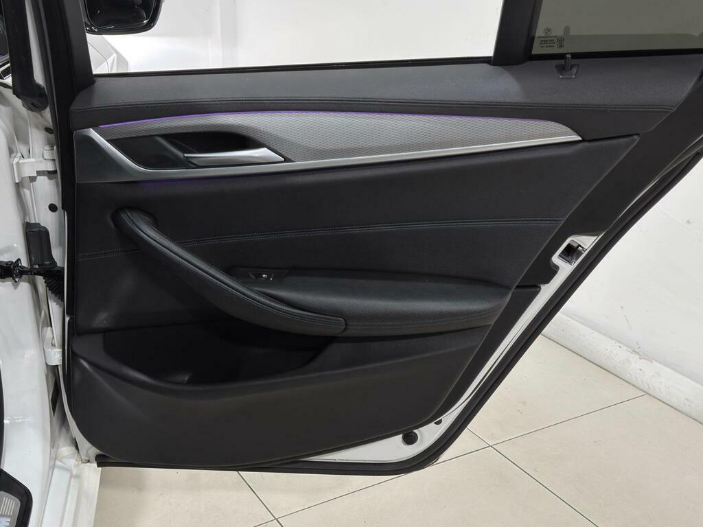 BMW 5 Series 520D M Sport White #80
