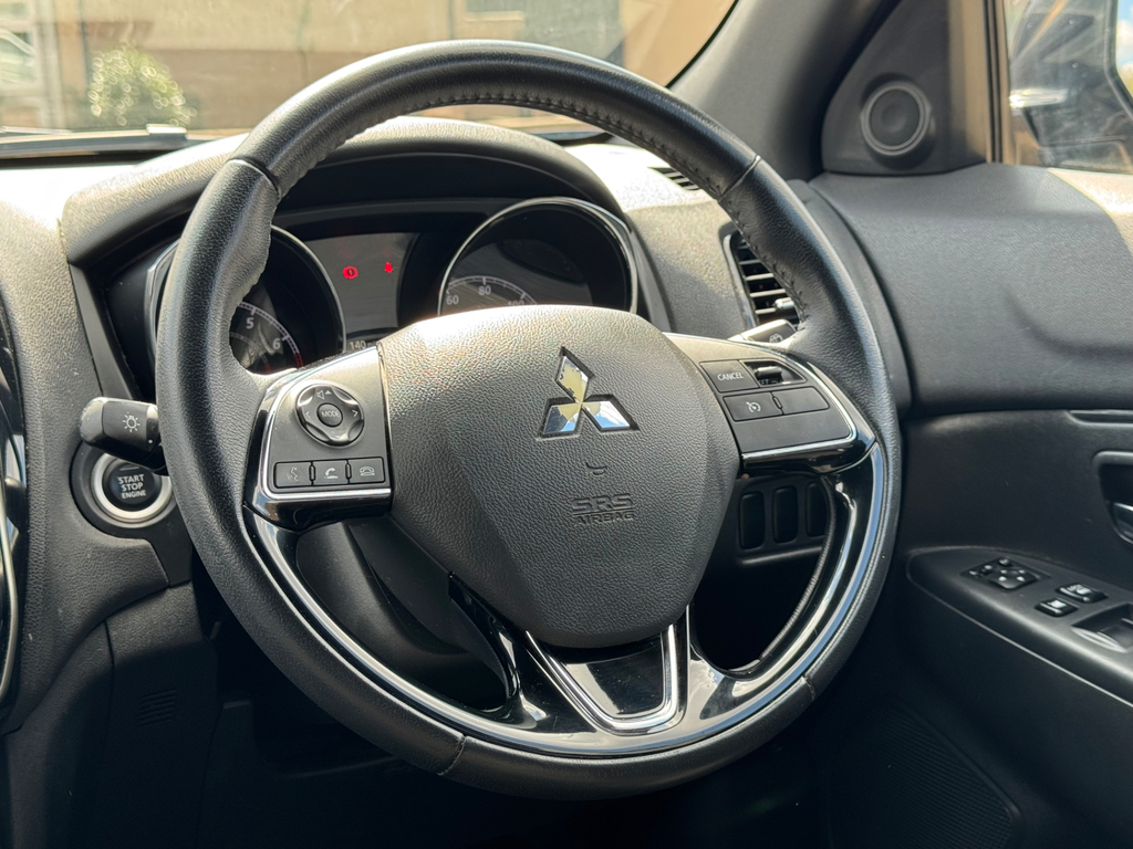 Mitsubishi ASX Dynamic White #44