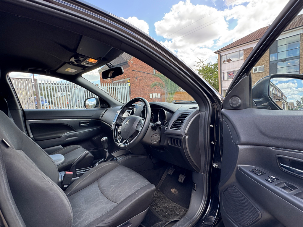 Mitsubishi ASX Dynamic White #10