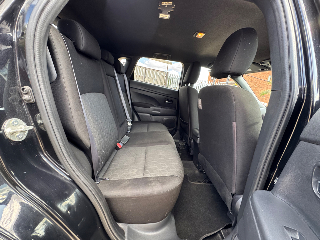 Mitsubishi ASX Dynamic White #32