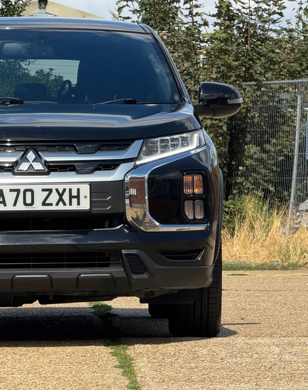 Mitsubishi ASX Dynamic White #67